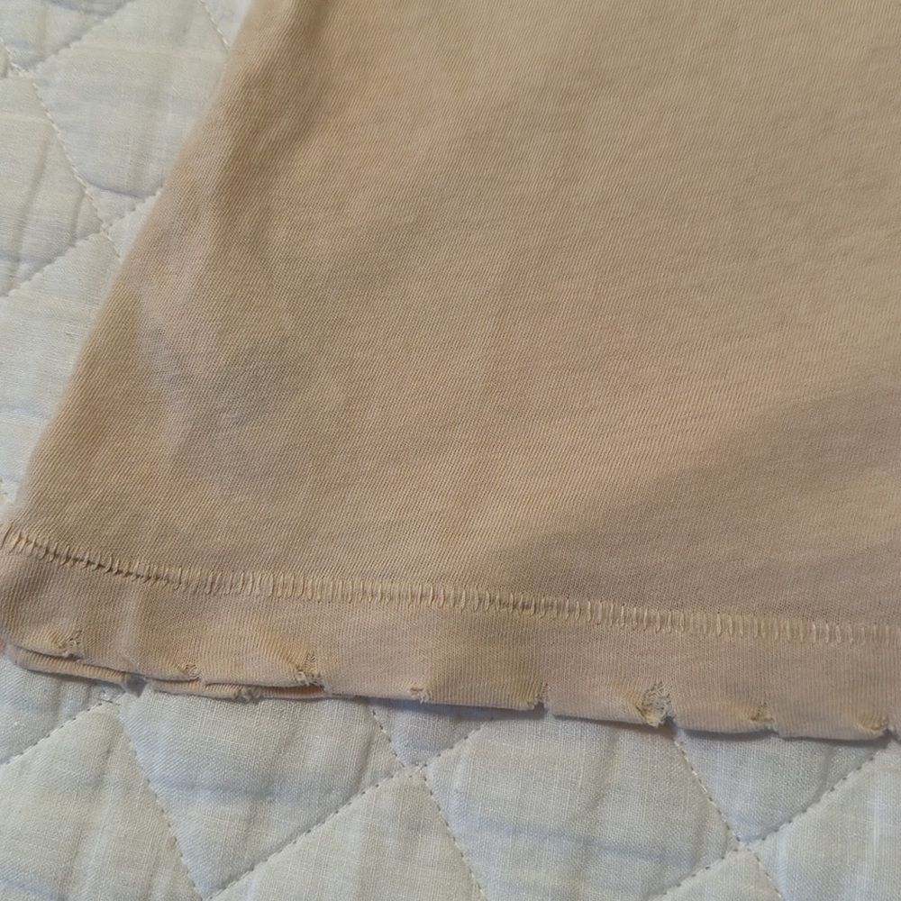 NWOT UO BDG Loose Fit Relaxed Tee with Hem Distressing Light Peach Color Size M - Picture 10 of 11